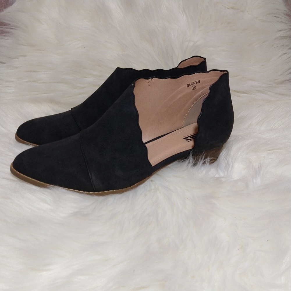 Scalloped Tuxedo shoes